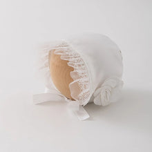 Charger l'image dans la galerie, Béguin de Baptême en Satin - Blanc ou Ivoire