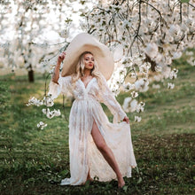 Charger l'image dans la galerie, Robe de maternité Bohème Fendue en Dentelle pour Shooting Photo - 2 nuances Blanche ou Beige - NOUVEAUTE !!!