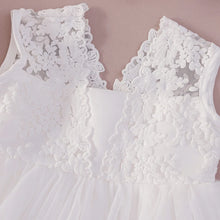 Charger l'image dans la galerie, Robe de Baptême LOUISON - 3 mois au 24 mois - Collection 2026