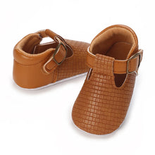 Charger l'image dans la galerie, Chaussure Souple Effet Cuir Tressé - 0 au 18 mois - 2 coloris Brun - Noir