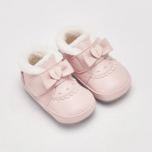 Charger l'image dans la galerie, Chaussures Rose Pâle - Pointure du 15 au 18 - Marque D.B