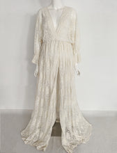Charger l'image dans la galerie, Robe de maternité Bohème Fendue en Dentelle pour Shooting Photo - 2 nuances Blanche ou Beige - NOUVEAUTE !!!