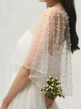 Charger l'image dans la galerie, Cape Courte de Mariage Transparente et Perlée