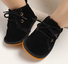 Charger l'image dans la galerie, Mocassin Effet Daim - 0 au 18 mois - 3 Nuances au choix !