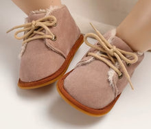 Charger l'image dans la galerie, Mocassin Effet Daim - 0 au 18 mois - 5 Nuances au choix !