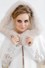 Charger l'image dans la galerie, Cape de Mariage avec Capuche