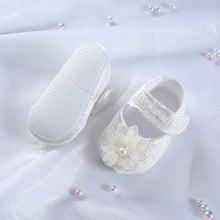 Charger l'image dans la galerie, Chausson de Baptême ou de Cérémonie - Fleur Perlée - 0 au 18 mois