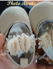 Charger l'image dans la galerie, Chaussure de Baptême ou de Cérémonie et Son Bandeau Floral - 0 au 18 mois - 2 Nuances Blanc ou Ivoire