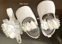 Charger l'image dans la galerie, Chaussure de Baptême ou de Cérémonie et Son Bandeau Floral - 0 au 18 mois - 2 Nuances Blanc ou Ivoire