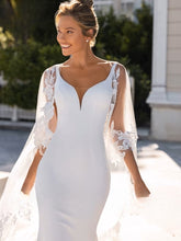 Charger l'image dans la galerie, AGUEDA et Sa Cape - Collection Privée Luxe Styliste D.M.G 2025