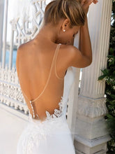 Charger l'image dans la galerie, AGUEDA et Sa Cape - Collection Privée Luxe Styliste D.M.G 2025