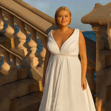 Charger l'image dans la galerie, LARIMAR- Futures Mamans et Grandes Tailles - Collection 2026 E. V. BRIDAL