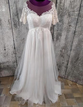 Charger l'image dans la galerie, VIVIANE - Collection Bohème Romance - Collection 2026 R. Bridal