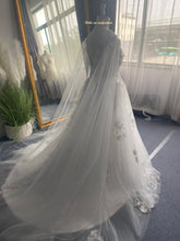 Charger l'image dans la galerie, PHOEBE - Bohème Romance 2024 L.K