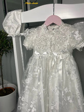 Charger l'image dans la galerie, Robe de Baptême en Satin et Dentelle Fine ANGELINE et son Petit Béguin - 3 mois au 24 mois