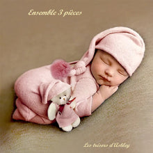 Charger l'image dans la galerie, Ensemble 3 pièces - Combinaison - Bonnet de nuit et Peluche pour Photographie