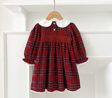 Charger l'image dans la galerie, Robe Smockée en Tartan Rouge - 2 ans au 6 ans