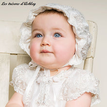 Charger l'image dans la galerie, Robe de Baptême en Satin et Dentelle Fine ANGELINE et son Petit Béguin - 3 mois au 24 mois
