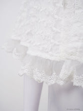 Charger l'image dans la galerie, Cape de Cérémonie avec capuche en dentelle florale - 9 mois au 36 mois