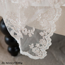 Charger l'image dans la galerie, Robe de Baptême en Satin et Dentelle Fine ANGELINE et son Petit Béguin - 3 mois au 24 mois