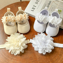 Charger l&#39;image dans la galerie, Chausson de Baptême ou de Cérémonie et Son Bandeau Floral - 0 au 18 mois - 2 Nuances Blanc ou Ivoire
