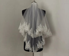 Charger l'image dans la galerie, Voile de Mariée Court en Dentelle
