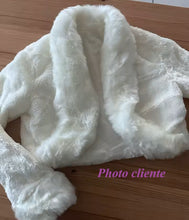 Charger l&#39;image dans la galerie, Boléro de mariage fausse fourrure
