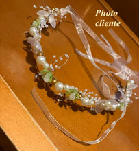 Charger l'image dans la galerie, Couronne en Fleurs vertes et Perles nacrées pour Cérémonie
