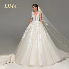 Charger l'image dans la galerie, LIMA - Collection Privée Styliste 2026 Marque Louis. N
