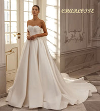 Charger l&#39;image dans la galerie, CHARLOTTE - Collection Privée Styliste 2026
