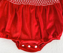 Charger l'image dans la galerie, Barboteuse Bulle Smockée Velours Rouge et Petits Noeuds - 3 mois au 24 mois
