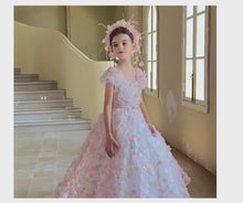 Charger et lire la vidéo dans la visionneuse de la Galerie, Robe Cérémonie Luxe Styliste ABEY - 4 ans au 12 ans
