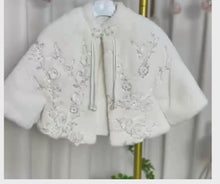 Charger et lire la vidéo dans la visionneuse de la Galerie, Cape Cérémonie Brodée - 2 ans au 14 ans - Marque Créateur Styliste
