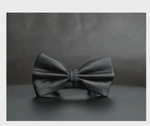 Charger et lire la vidéo dans la visionneuse de la Galerie, Noeud Pap Enfant - 13 nuances au choix
