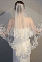 Charger l'image dans la galerie, Voile de Mariée Court en Dentelle
